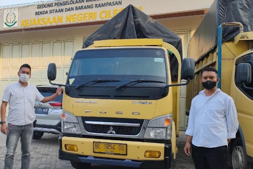 Barang Bukti dan Tersangka Penyalahgunaan BBM Subsidi Diserahkan ke Kejati Banten