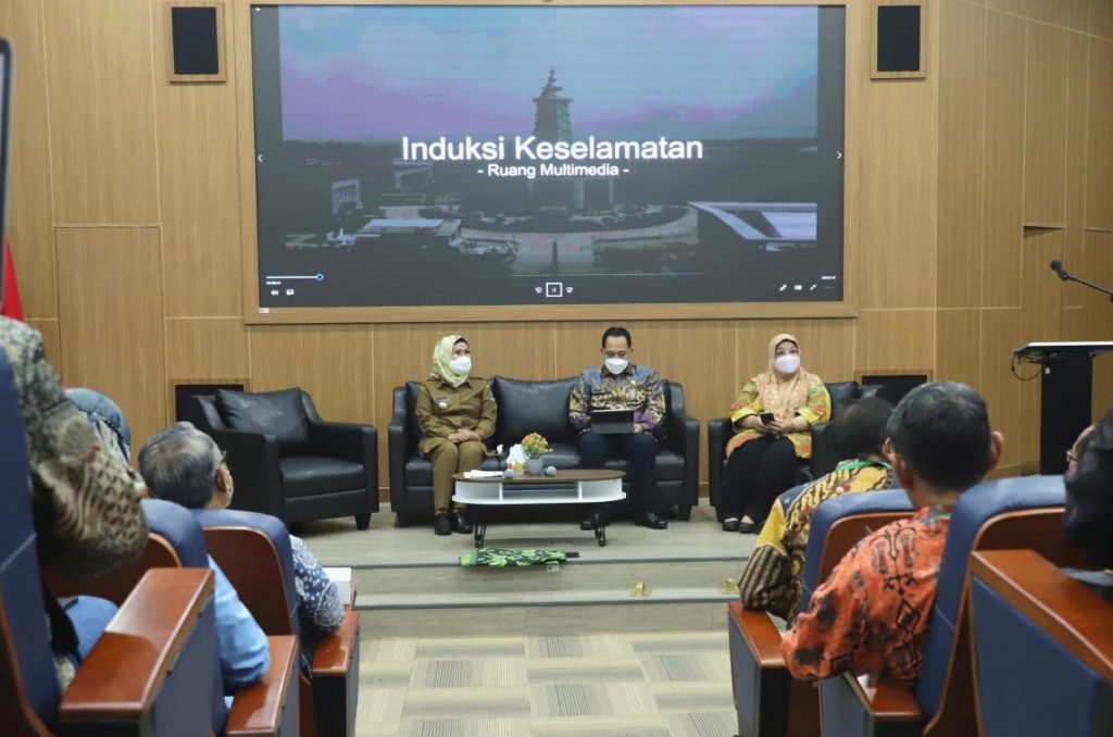 Keynote Speech UI Green Metric, Ratu Tatu Pertegas Konsep Pembangunan Pentahelix