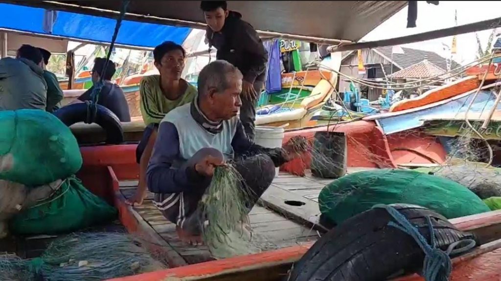 Meski Biaya Operasional Tinggi, Nelayan Rajungan di Karangantu Tetap Melaut