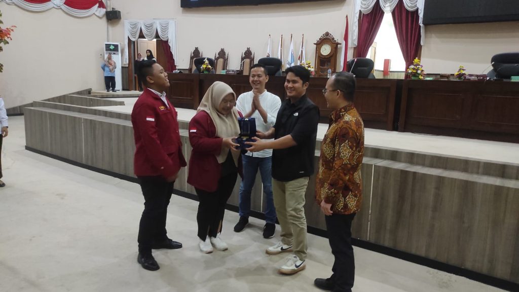 Mahasiswa Uniba Belajar Politik Bersama Komisi V DPRD Banten