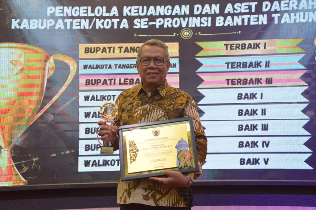Pemkot Tangsel Raih Penghargaan Terbaik ke-II Pengelolaan Keuangan dan Aset Daerah