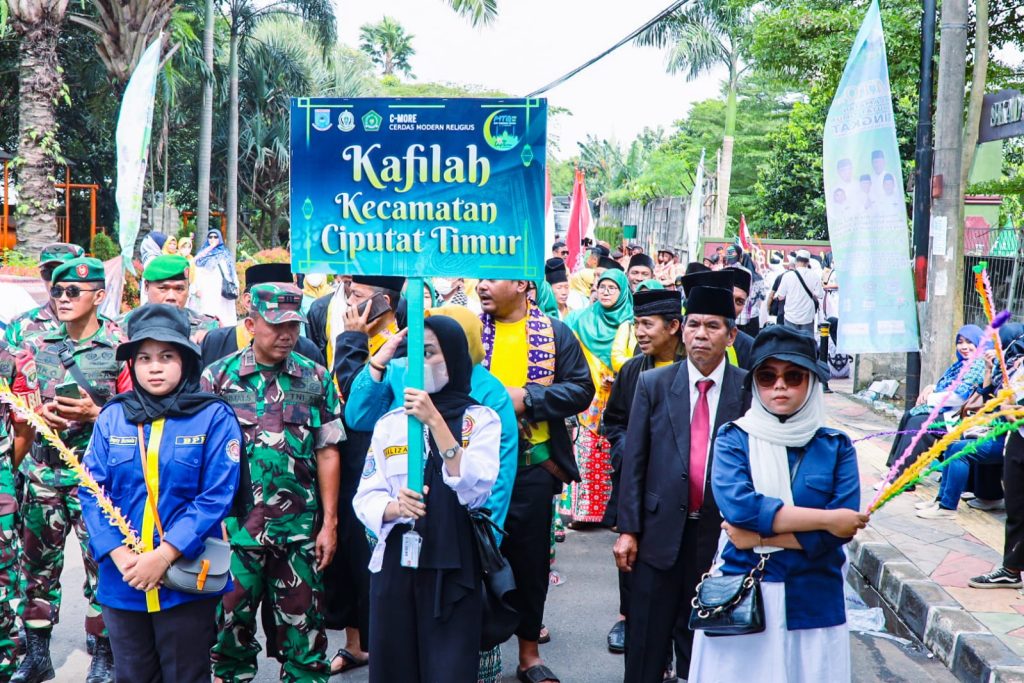 Superhero Hingga Ontel Ramaikan Pawai Ta'aruf MTQ Ke-14 Tangsel