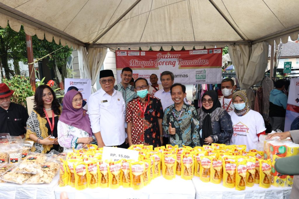 Disambut Antusiasme Ribuan Warga, Wali Kota Tangsel Buka Bazar Ramadan
