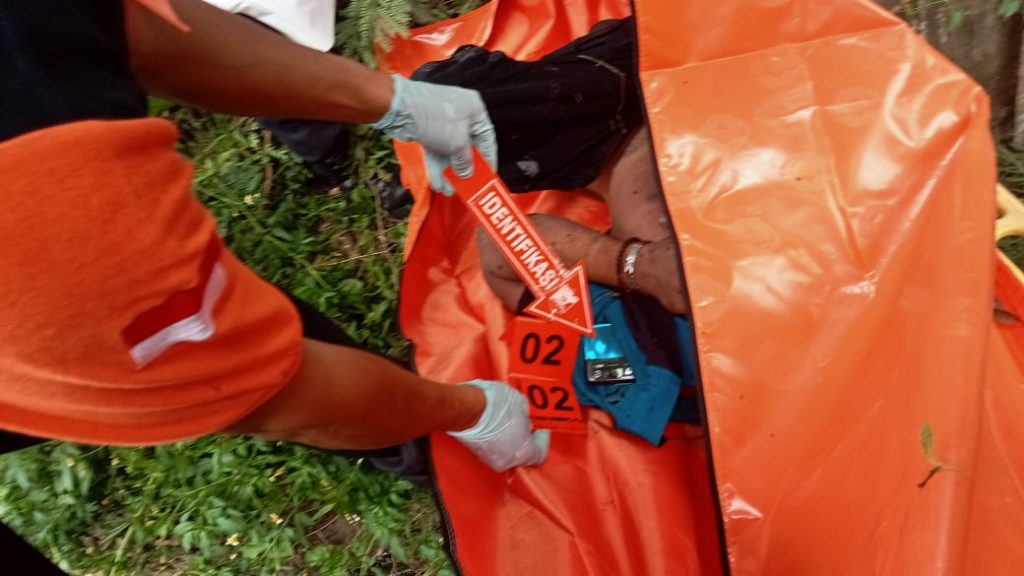 Polisi Lakukan Olah TKP Penemuan Mayat di Tol Tangerang-Merak
