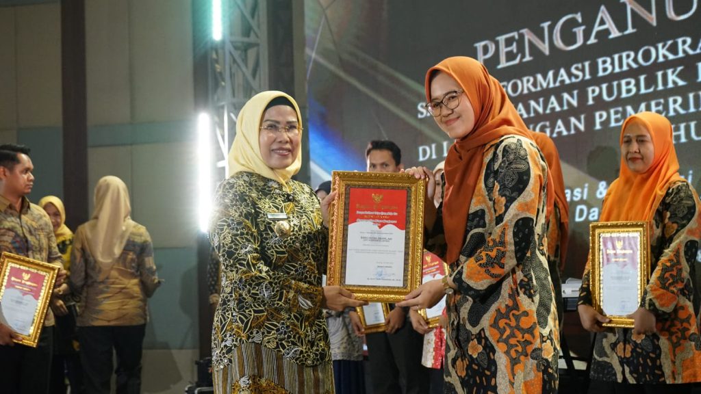 Bupati Serang Beri Penghargaan OPD dan ASN Berprestasi