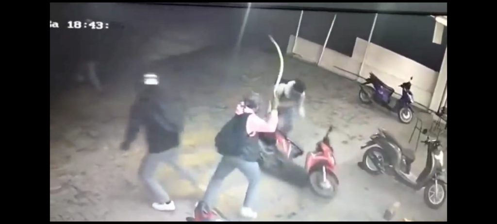 Aksi Tawuran Pelajar di Depan Kantor KP3B Terekam CCTV