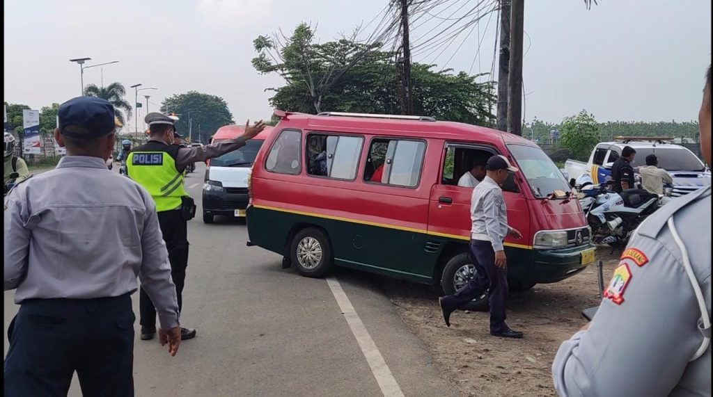 300 Angkutan Umum Serang-Balaraja Ilegal, Dishub Provinsi Banten dan Polisi Lakukan Penertiban