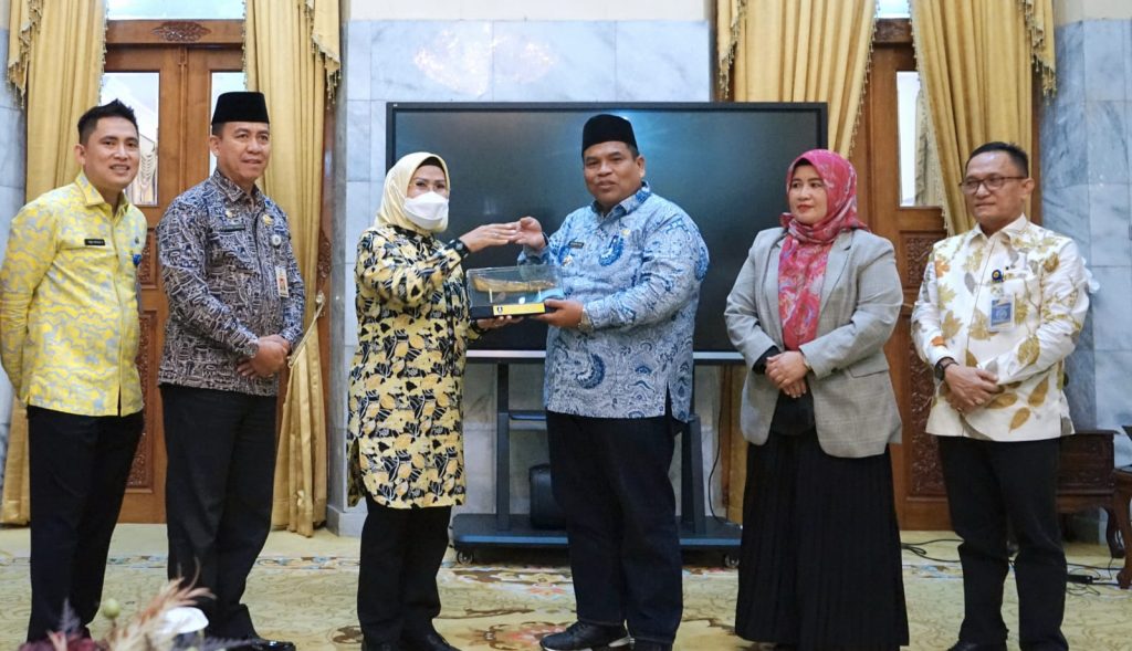 Kembangkan Potensi Wisata, Pemkab Padang Pariaman Studi Tiru ke Kabupaten Serang