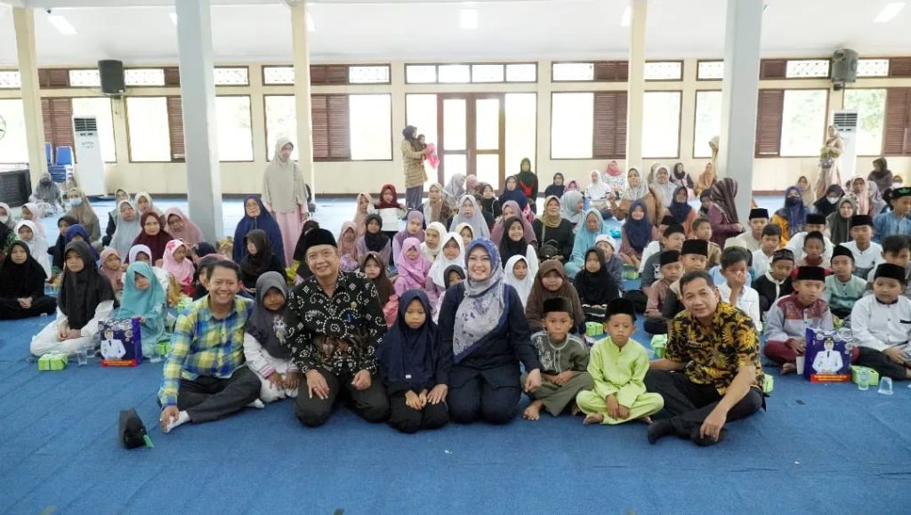 Bupati Irna Narulita Santuni Anak Yatim Piatu