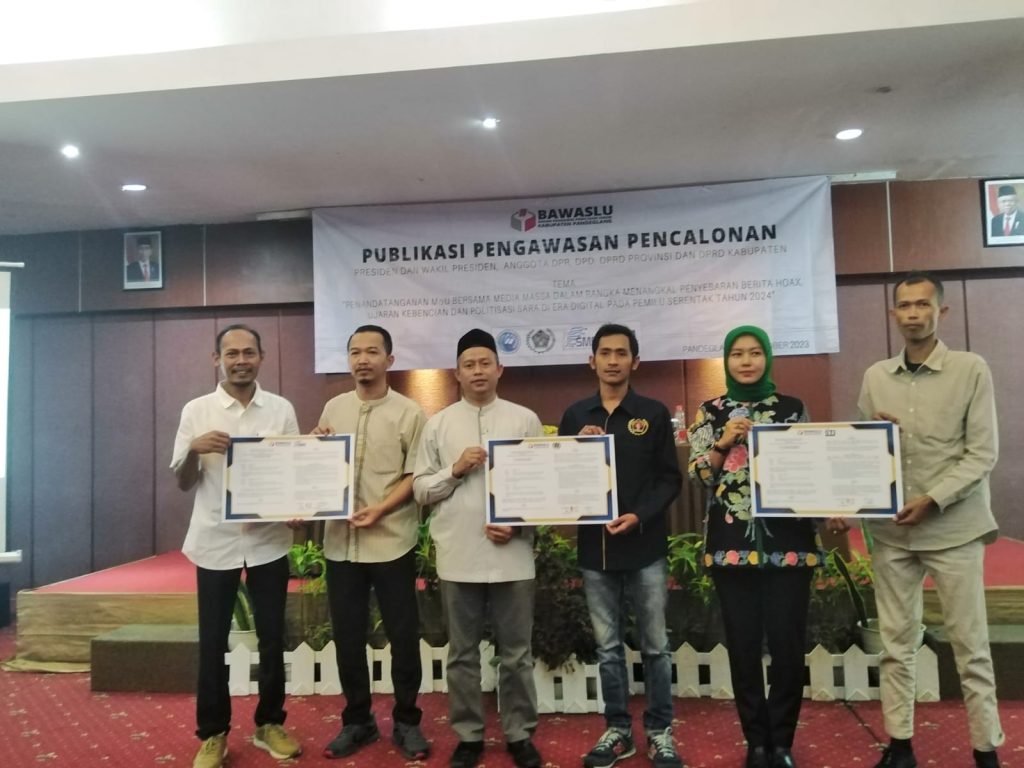 Cegah Berita Hoaks, PWI, SMSI dan IJTI Pandeglang Tekan MoU dengan Bawaslu