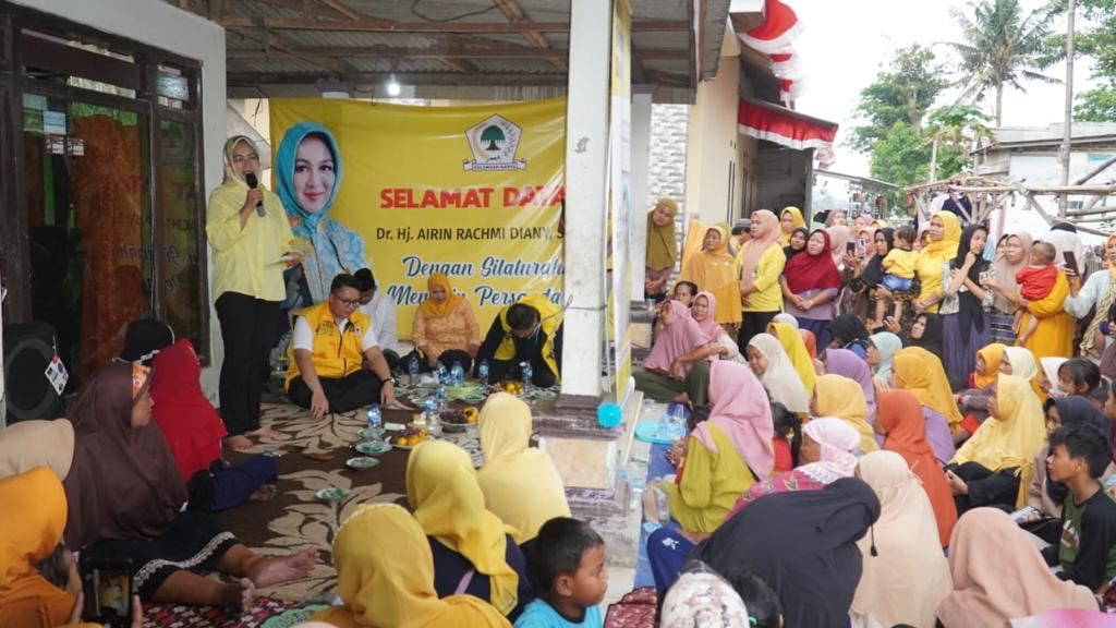 Penuh Gembira, Warga di Gunung Kaler Dukung Airin Jadi Anggota DPR RI di Pileg 2024