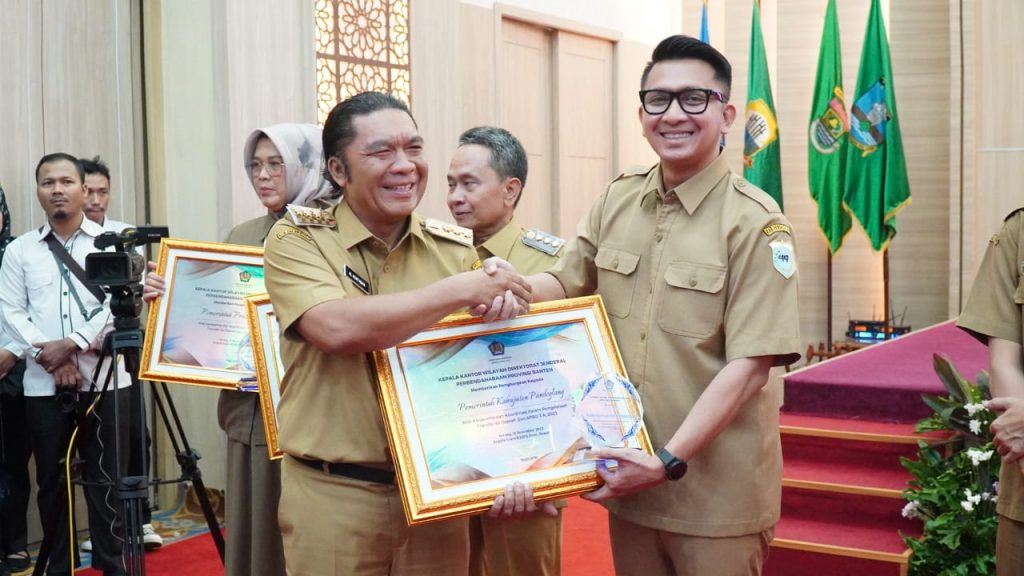 Pandeglang Diberikan Tiga Penghargaan Sekaligus oleh DJP Banten