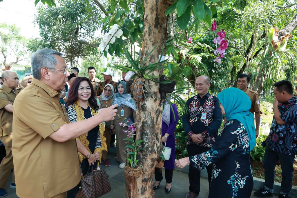 Jadi Ikon Tangsel, Benyamin Ajak untuk Menanam Anggrek