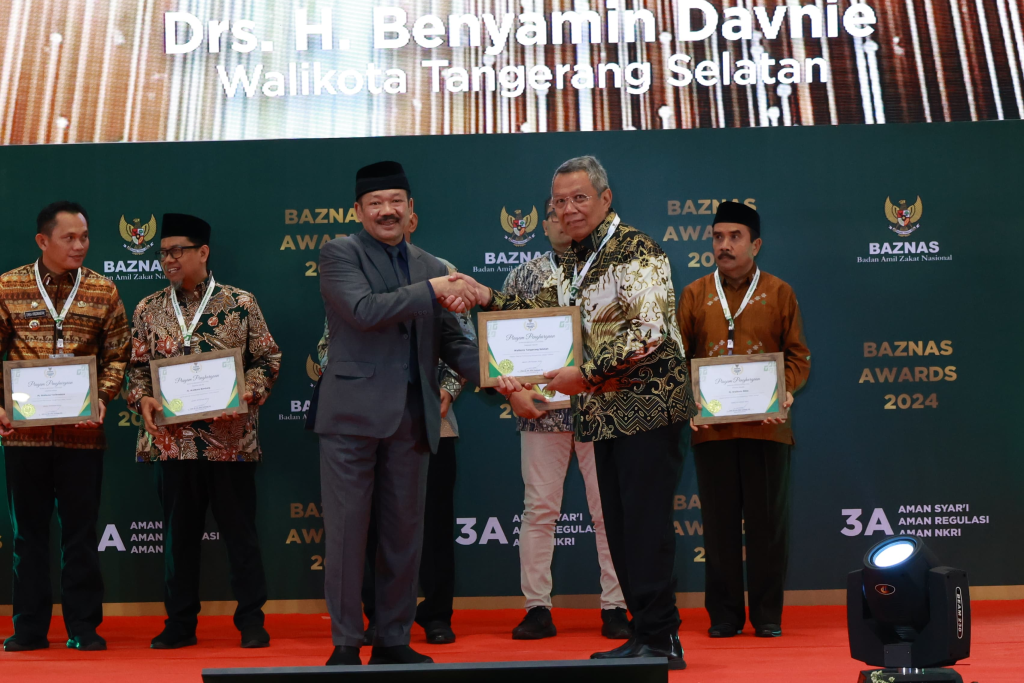Wali Kota Benyamin Davnie Raih Penghargaan Kepala Daerah Pendukung Pengelolaan Zakat Terbaik