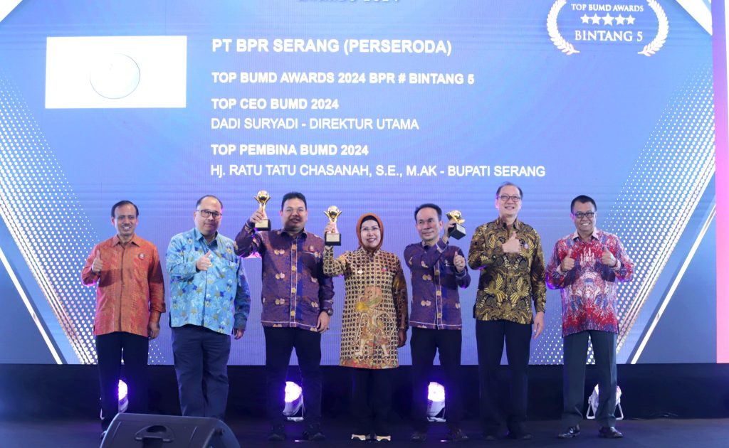 Perumda Tirta Albantani Susul BPR, Bupati Serang Kembali Raih BUMD Award 2024