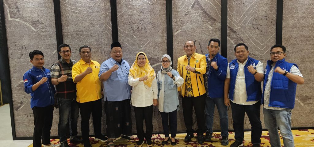SERANG - Partai Golkar terus menjajaki koalisi partai politik jelang pemilihan kepala daerah (Pilkada) serentak di Provinsi Banten. Setelah dengan pengurus Partai Gerindra Banten, DPD Partai Golkar Banten juga bertemu dengan pengurus Partai Demokrat Banten.