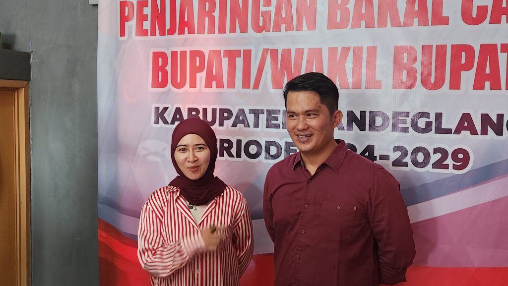 Kompak dan Serasi, Fitron-Diana Kembalikan Formulir ke PDIP dan Demokrat