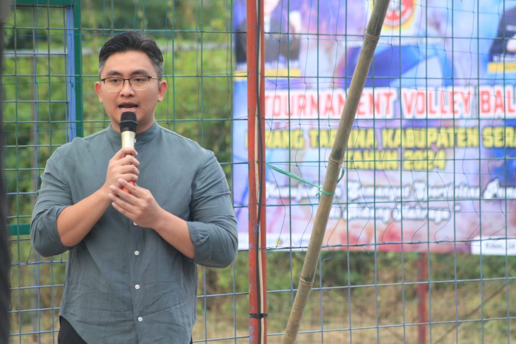 Andika Hazrumy Buka Turnamen Voli Karang Taruna Kabupaten Serang 2024