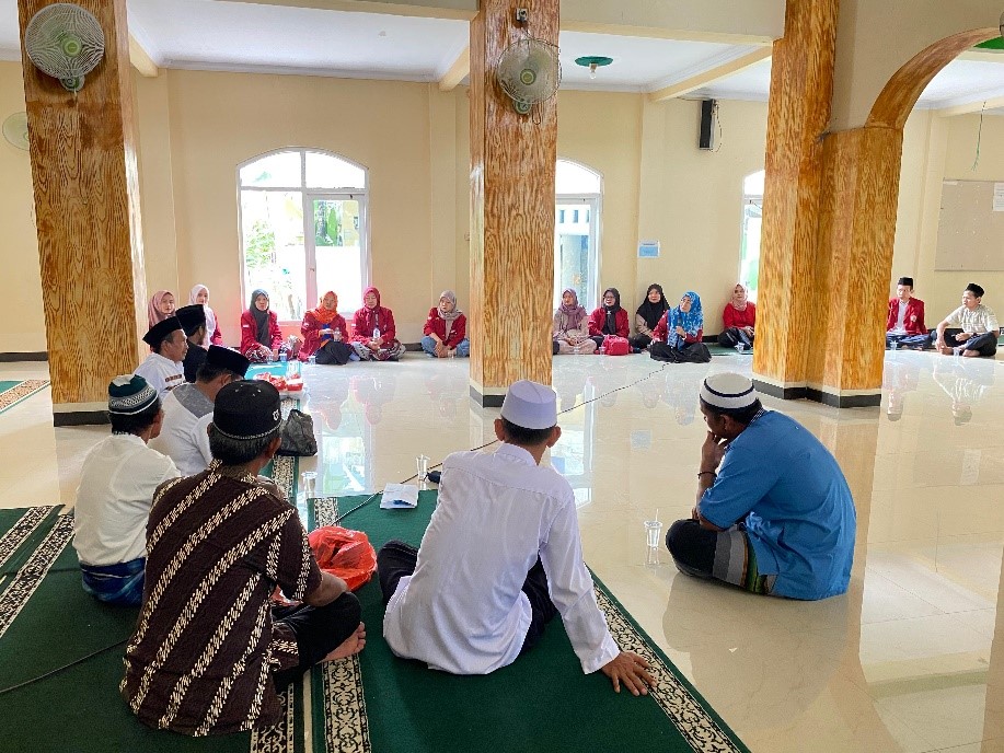 Mahasiswa KKM UNIBA Ikut Serta Dalam Musyawarah Desa, Sampaikan Bahaya Judol Bagi Mental Dan Kriminalitas