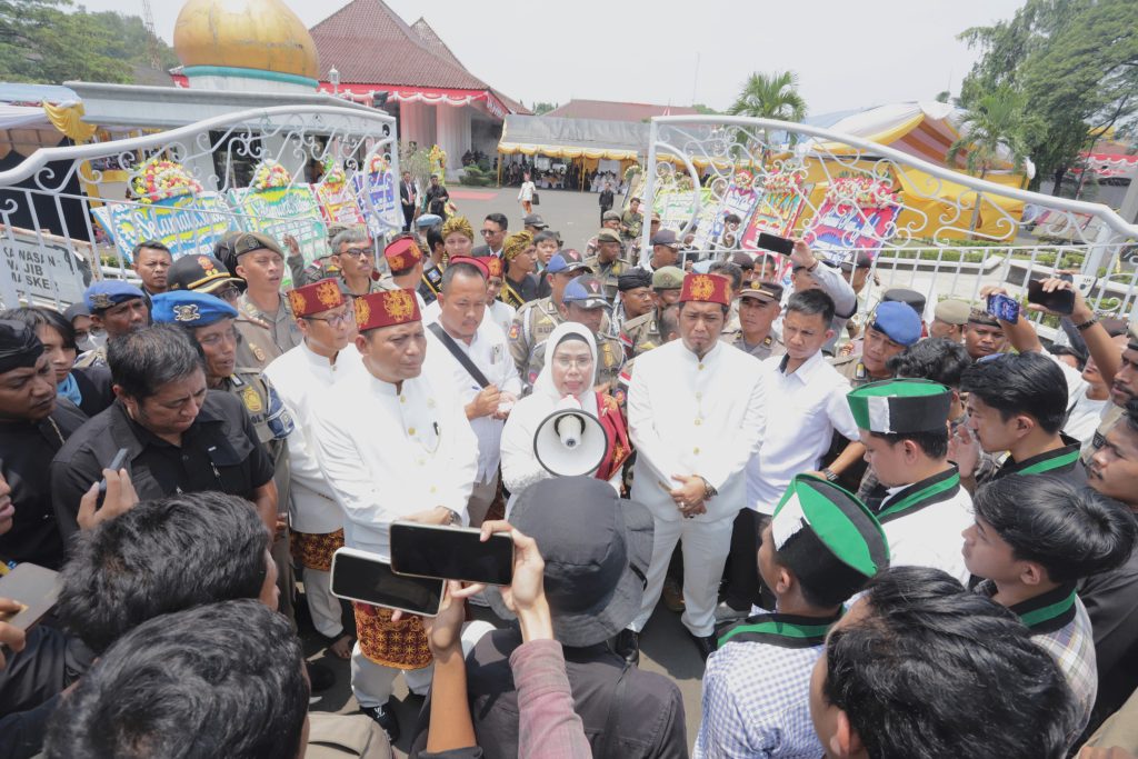 Didemo Tiga Gelombang Mahasiswa, Bupati Serang Jawab Semua Aspirasi